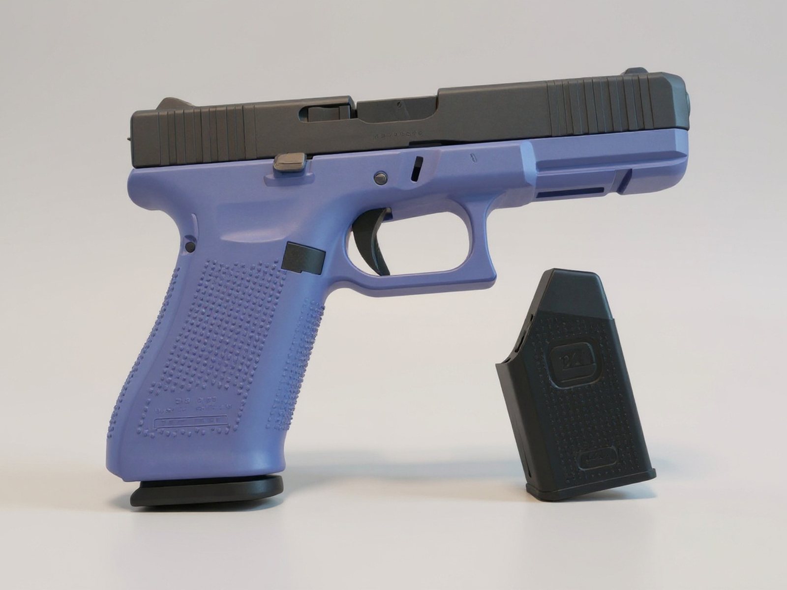 Glock 17 Gen5 Orchid Black with magazines